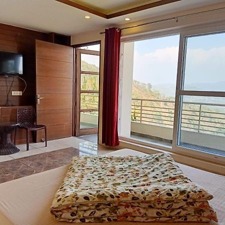 Pine Peak Villa Kasauli Exterior photo