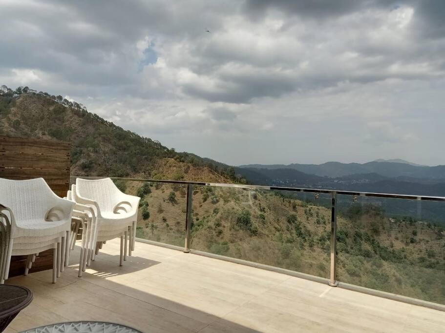 Pine Peak Villa Kasauli Exterior photo