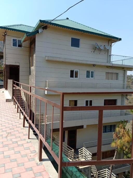 Pine Peak Villa Kasauli Exterior photo